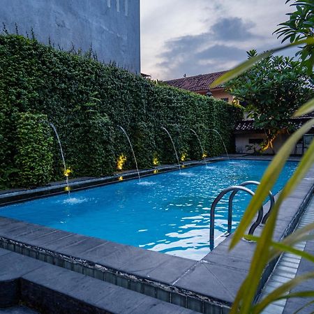 D Ajenk Boutique Guesthouse Kejayan Екстериор снимка