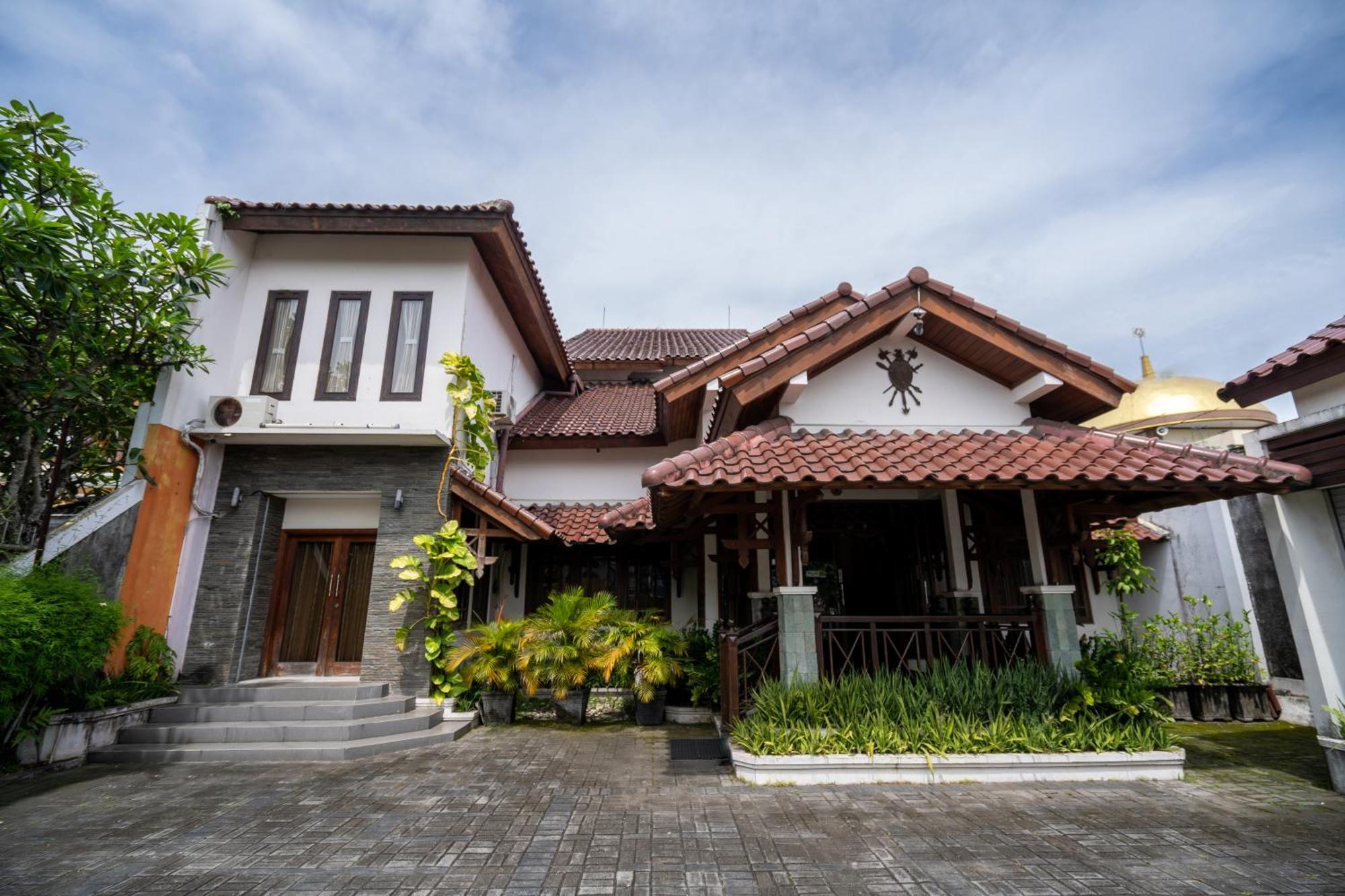 D Ajenk Boutique Guesthouse Kejayan Екстериор снимка