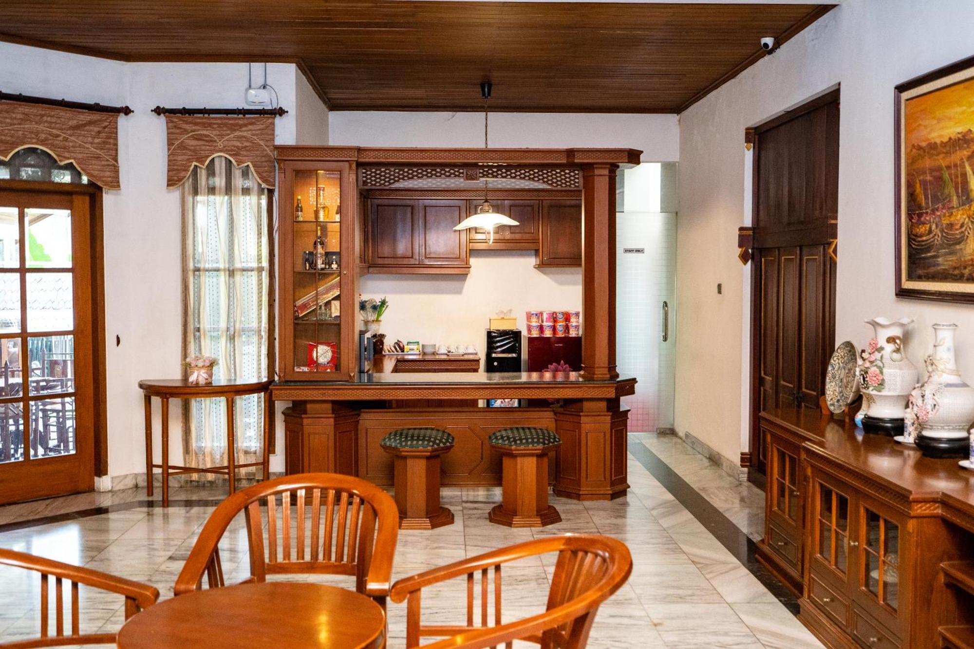D Ajenk Boutique Guesthouse Kejayan Екстериор снимка